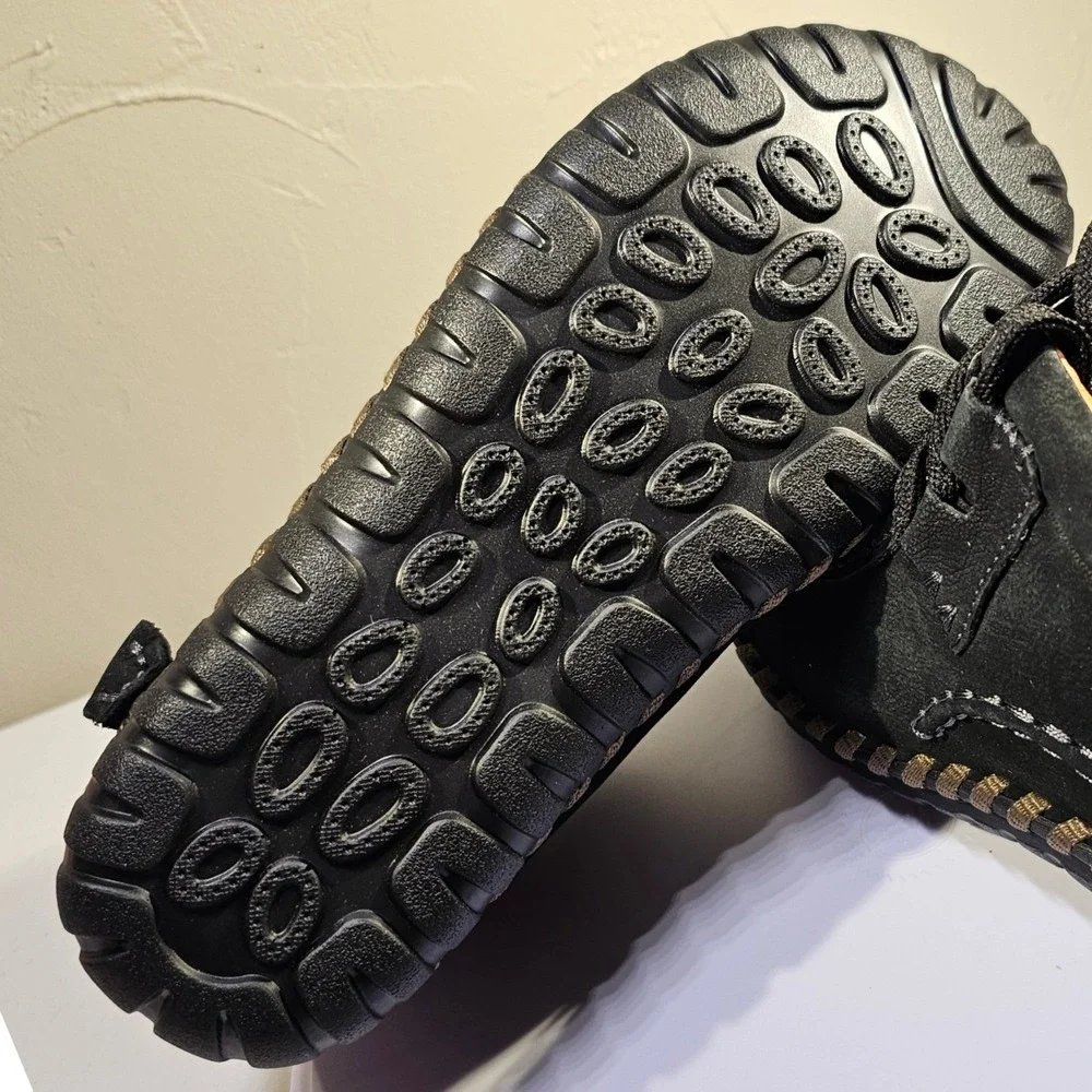 Bernie Mev Tampa Chukkas Black Leather Memory Foam Ankle Boots Size 39 8 New NWB